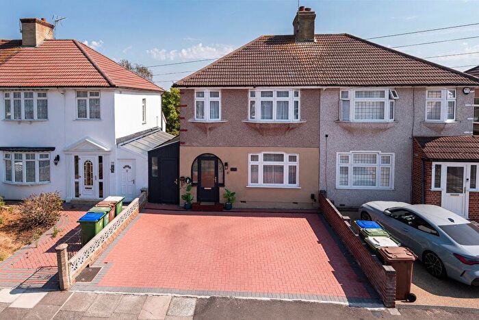 3 Bedroom Semi Detached House For Sale In Bostall Park Avenue, Bexleyheath, DA7