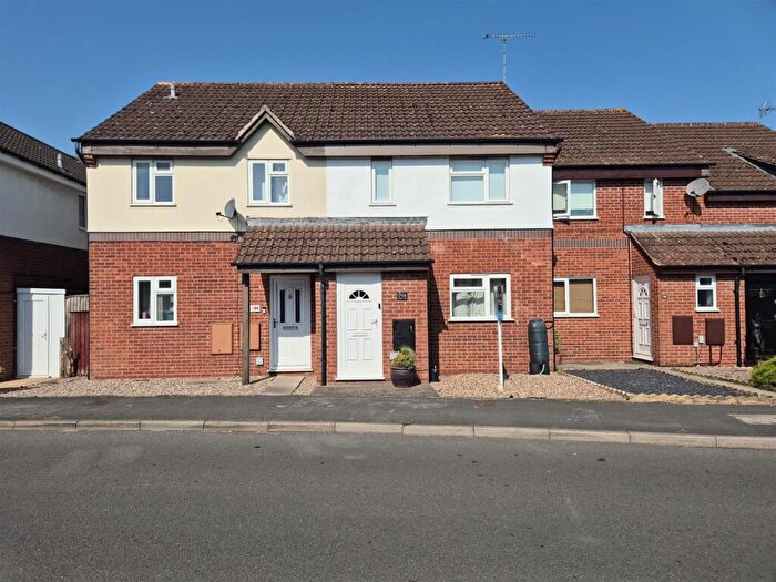 2 Bedroom Terraced House For Sale In Meadow Road, Alcester, B49