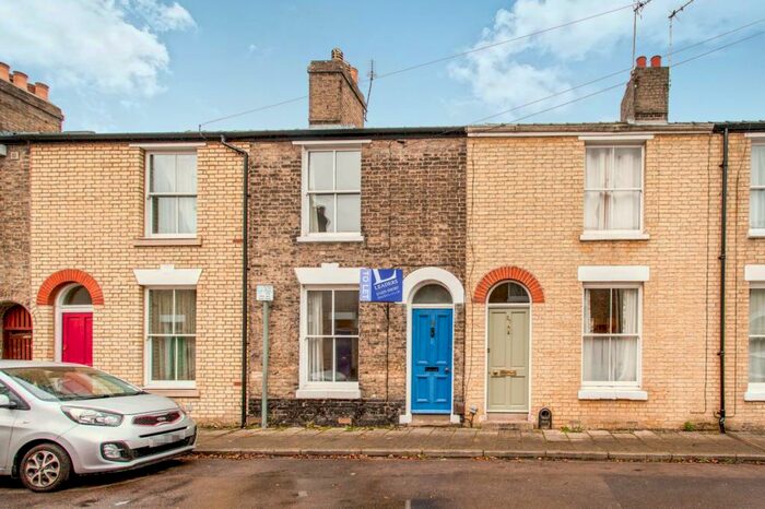 2 Bedroom Terraced House To Rent In Perowne Street, CB1