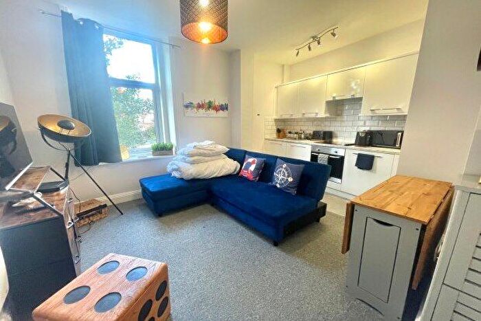 1 Bedroom Flat To Rent In The Crescent, Bournemouth, BH1