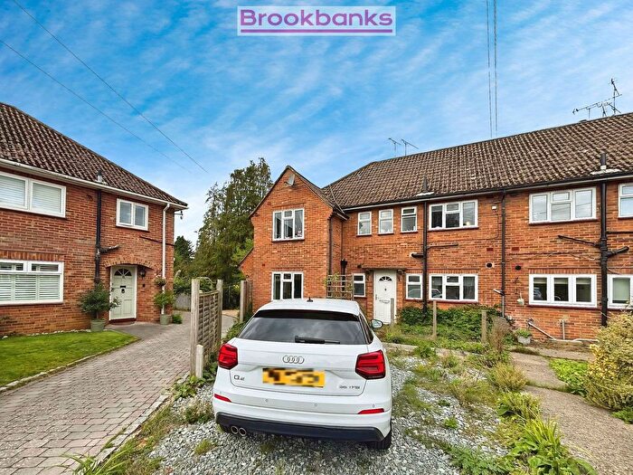 2 Bedroom Maisonette For Sale In Stafford Way, Sevenoaks, TN13