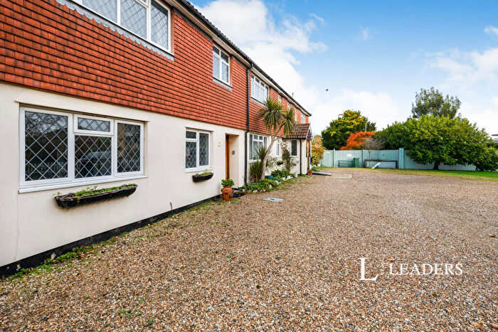 2 Bedroom Flat To Rent In First Floor Flat, Redhill, Surrey, RH1