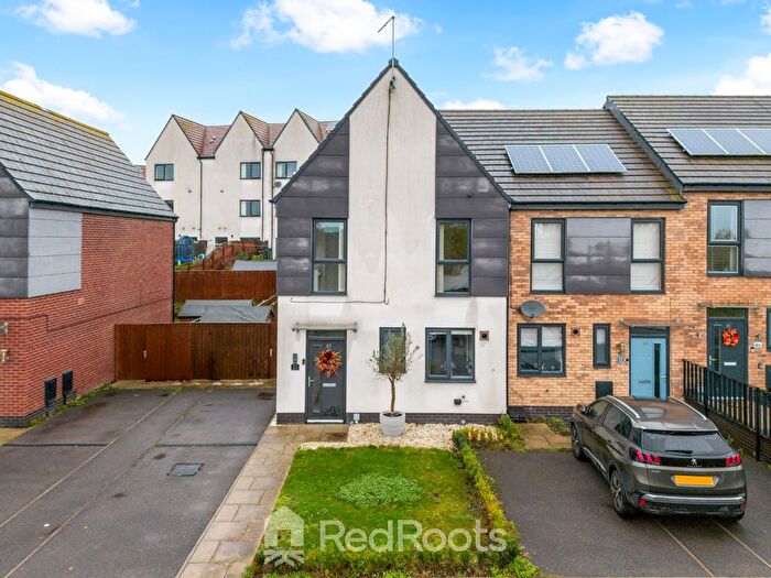 3 Bedroom End Terrace House For Sale In South Elmsall, Pontefract, West Yorkshire, WF9