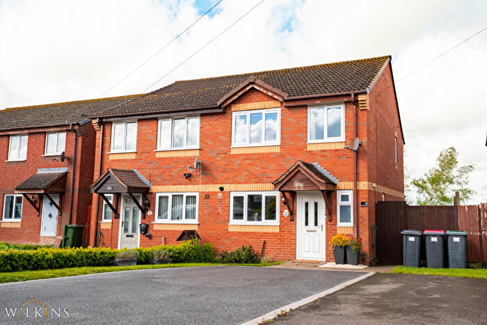 3 Bedroom Semi-Detached House For Sale In Birchwood Avenue, Dordon, Tamworth, Warwickshire, B78