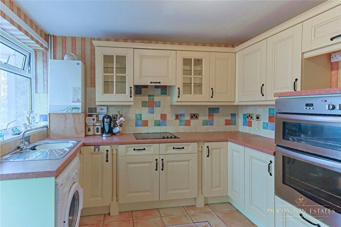 3 Bedroom End Of Terrace House For Sale In Hurrell Close, Plymouth, Devon, PL6