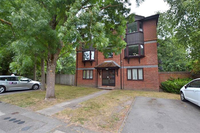 1 Bedroom Apartment For Sale In Cherberry Close, Fleet, GU51