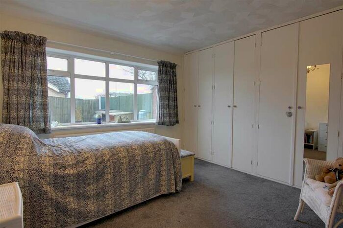 2 Bedroom Detached Bungalow For Sale In Station Road, Willoughby, LN13