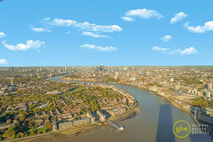 1 Bedroom Flat For Sale In Landmark Pinnacle, Canary Wharf, London, E14