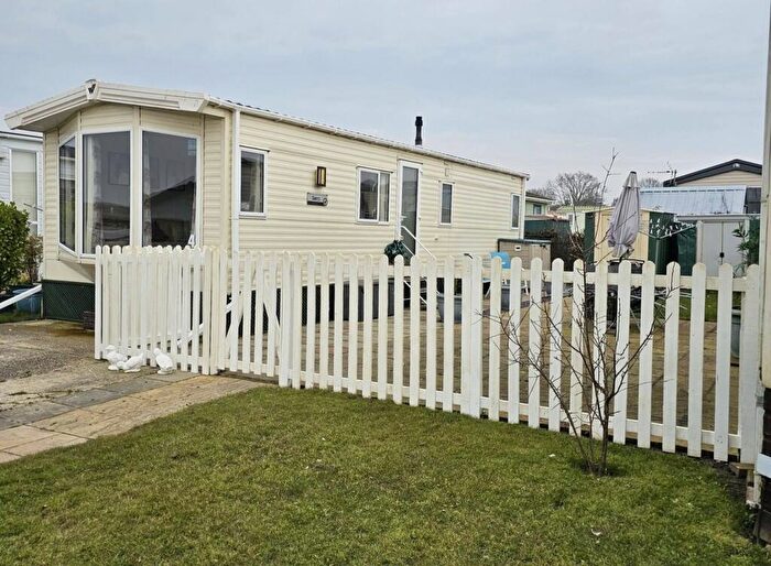 2 Bedroom Caravan For Sale In Flag Hill, Great Bentley, Colchester, CO7