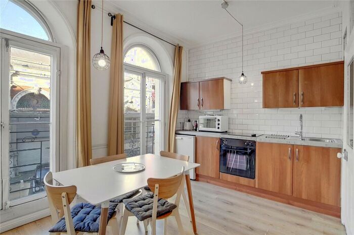 2 Bedroom Flat To Rent In Long Lane, Barbican, EC1A