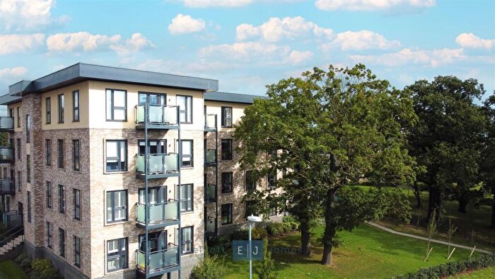 2 Bedroom Apartment For Sale In Luna Court, Loughton, IG10