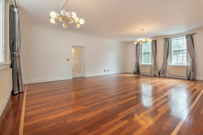 4 Bedroom Flat To Rent In Warwick Gardens, London, W14