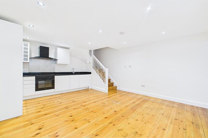 1 Bedroom Terraced House To Rent In Lansdowne Wood Close, West Norwood, London, SE27