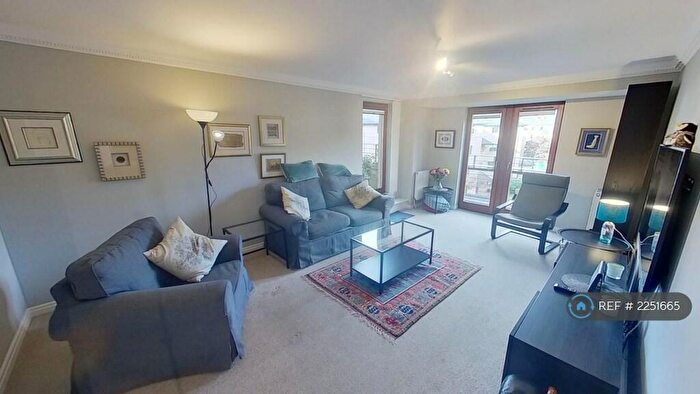 2 Bedroom Flat To Rent In St. Stephen Street, Edinburgh, EH3