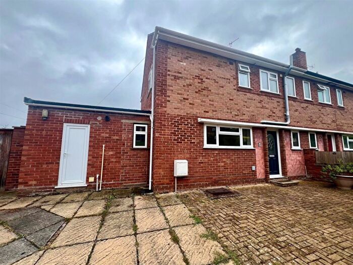 3 Bedroom Semi-Detached House For Sale In Cotswold Road, Malvern, WR14
