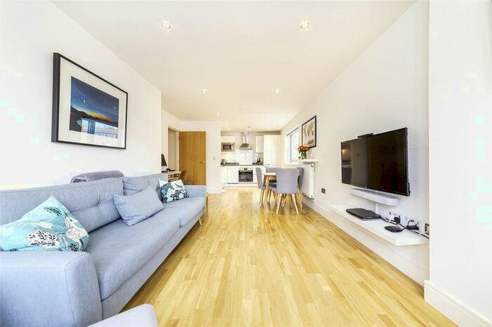 2 Bedroom Flat To Rent In Canary View, Dowells Street, SE10