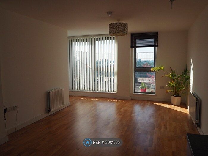 2 Bedroom Maisonette To Rent In Edgar Myles House, London, E16