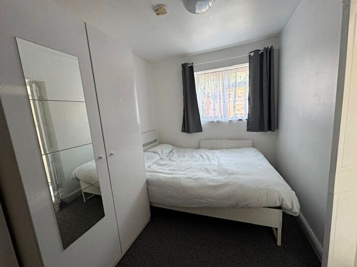 Studio To Rent In Cecil Road, Hounslow, TW3