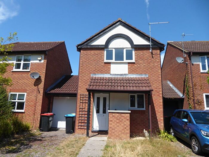 2 Bedroom Semi-Detached House To Rent In Hutchings Close, Milton Keynes, MK5