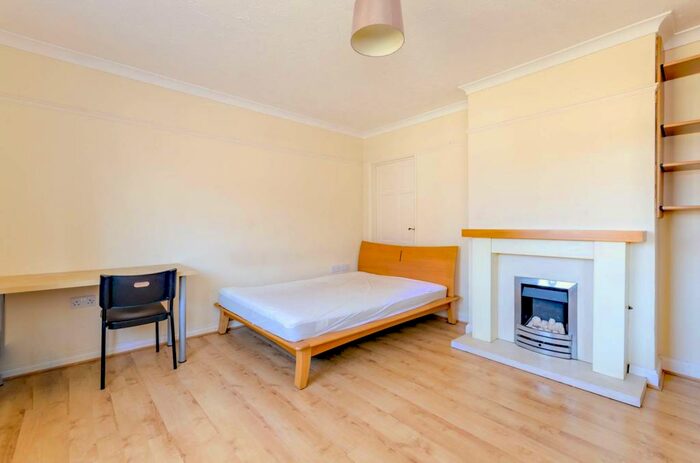 4 Bedroom Semi-Detached House To Rent In Hornbeam Road, Guildford, , Stoughton, Guildford, GU1