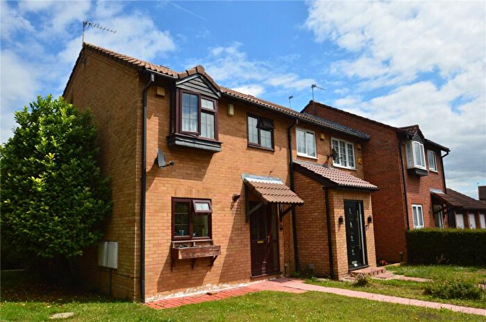 3 Bedroom End Of Terrace House To Rent In Coe Spur, Slough, SL1