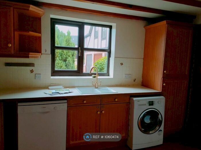 3 Bedroom Semi-Detached House To Rent In Wythall, Hollywood, Birmingham, B47