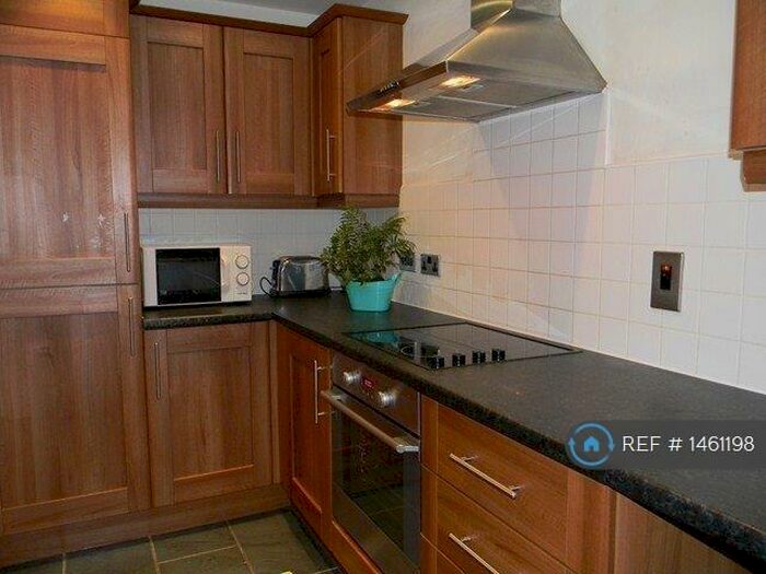 2 Bedroom Flat To Rent In Granary Wharf, Chester, CH3