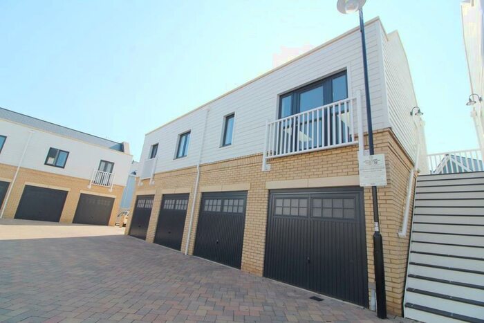 2 Bedroom Apartment To Rent In Candlewood Drive, Reading, RG2