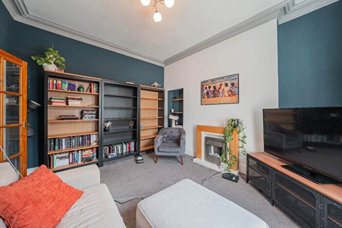 2 Bedroom Maisonette For Sale In Woodbine Place, Bensham, Gateshead, Tyne And Wear, NE8