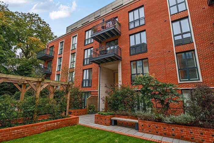 1 Bedroom Flat To Rent In Fellowes Rise, Winchester, SO22