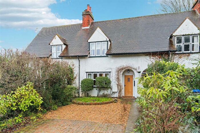 2 Bedroom Cottage For Sale In Ridge Road, Letchworth Garden City, SG6