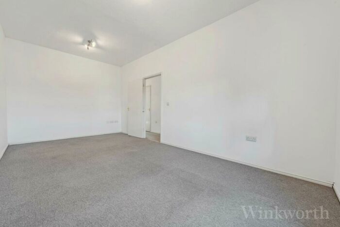2 Bedroom Apartment To Rent In London Road, London, SE23