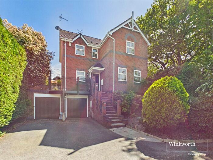 4 Bedroom Detached House For Sale In The Sadlers, Tilehurst, Reading, Berkshire, RG31