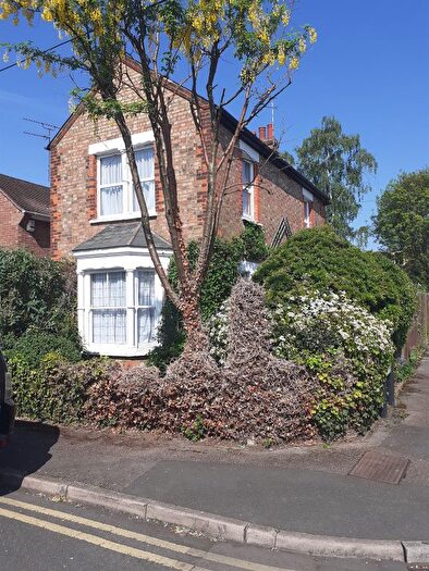 3 Bedroom Detached House For Sale In Cecil Road, Hoddesdon, EN11