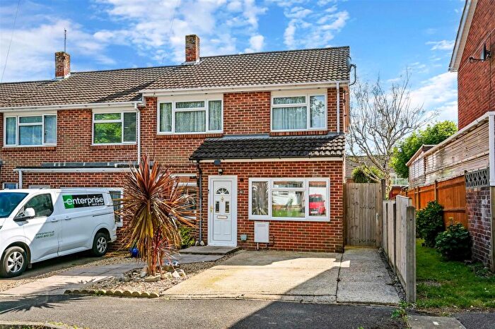 3 Bedroom End Of Terrace House For Sale In Rowe Ashe Way, Locks Heath, SO31