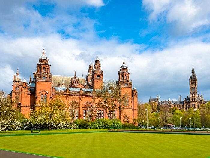 3 Bedroom Flat To Rent In Sauchiehall Street, Glasgow, G3