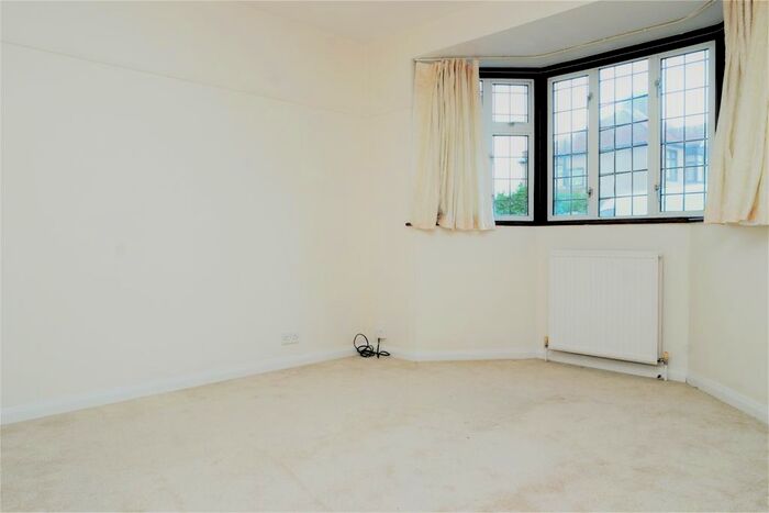 1 Bedroom Flat To Rent In Helder Grove, Lee, London SE12