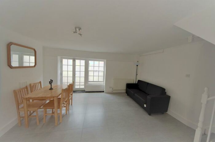 3 Bedroom Terraced House To Rent In Allingham Street, Angel, London, N1