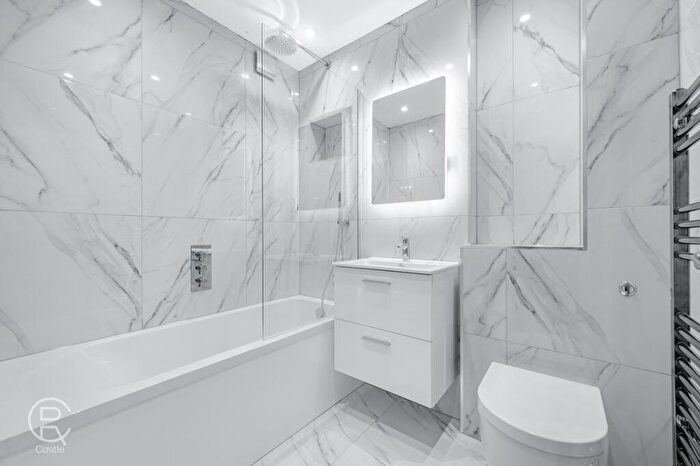 2 Bedroom Flat To Rent In Abbeyfields Close, NW10