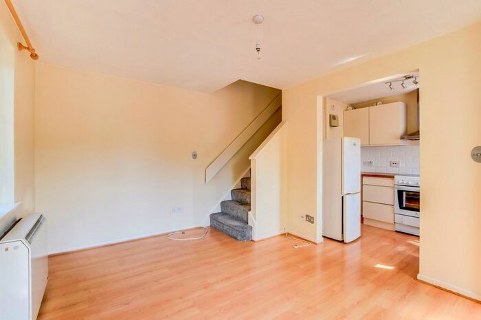 1 Bedroom End Of Terrace House To Rent In Carlton Tye, Horley, RH6