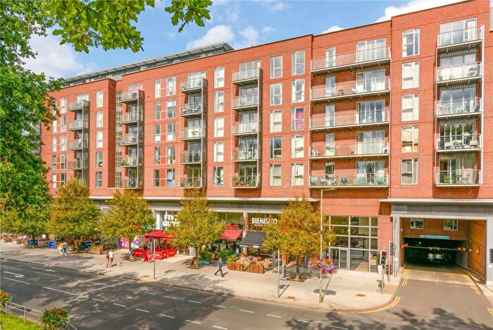 1 Bedroom Apartment For Sale In The Heart, Walton-on-Thames, Surrey, KT12