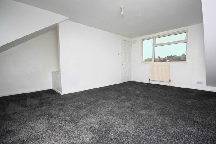 1 Bedroom Flat To Rent In Clearmount Road, Weymouth, DT4