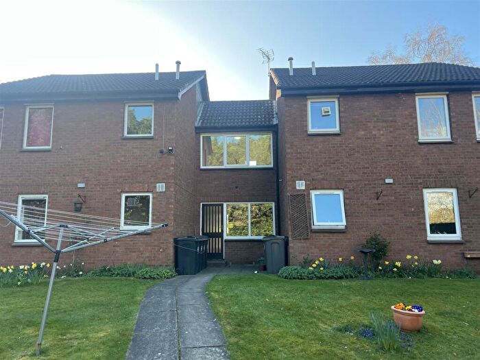 1 Bedroom Flat For Sale In Quaker Lane, Darlington, DL1