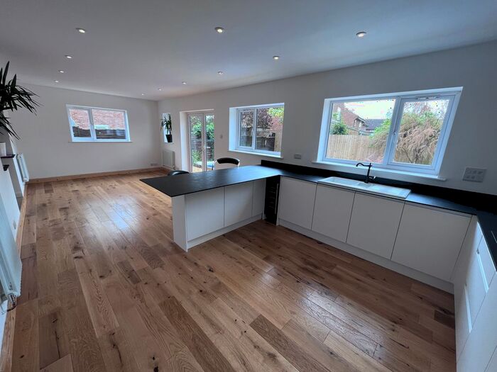 2 Bedroom Bungalow To Rent In St. Anns Close, Taunton, TA2