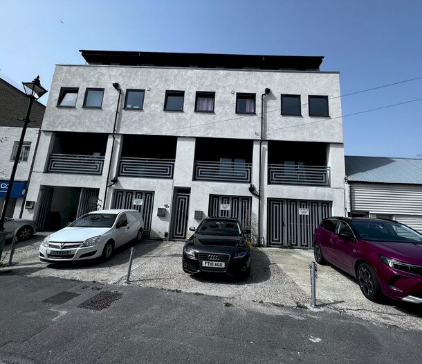 4 Bedroom Town House To Rent In Norwood Street, Ashford, TN23