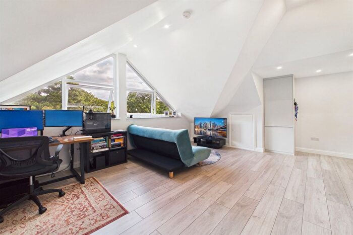 1 Bedroom Flat To Rent In Foxgrove Avenue, Beckenham, BR3