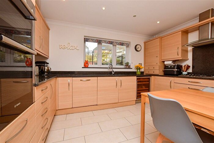 4 Bedroom Detached House For Sale In Bankside, Epsom, Surrey, KT17