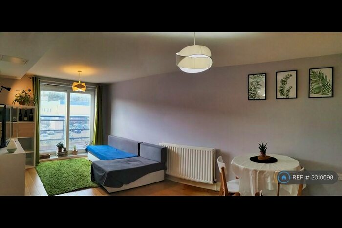 2 Bedroom Flat To Rent In Pelham Court, Brighton, BN2