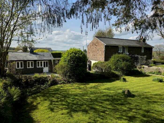 3 Bedroom Property For Sale In Downgate, Callington, PL17