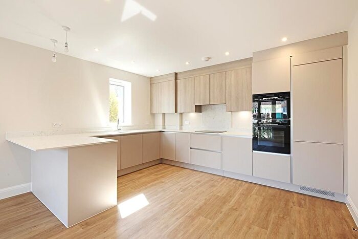 2 Bedroom Flat For Sale In Mclaren Court, Fetcham, KT22